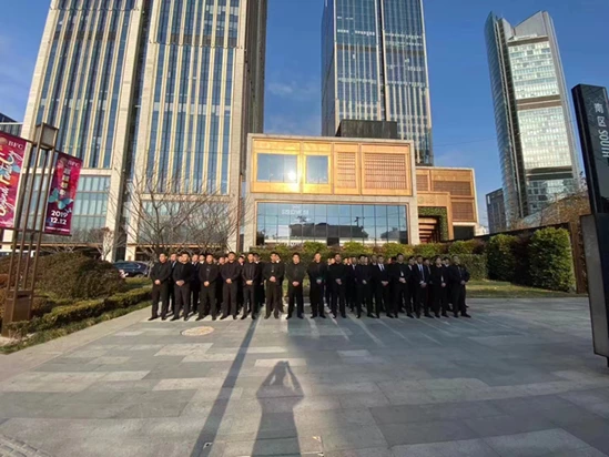 为什么上海五星级酒店只招专业保安人员？